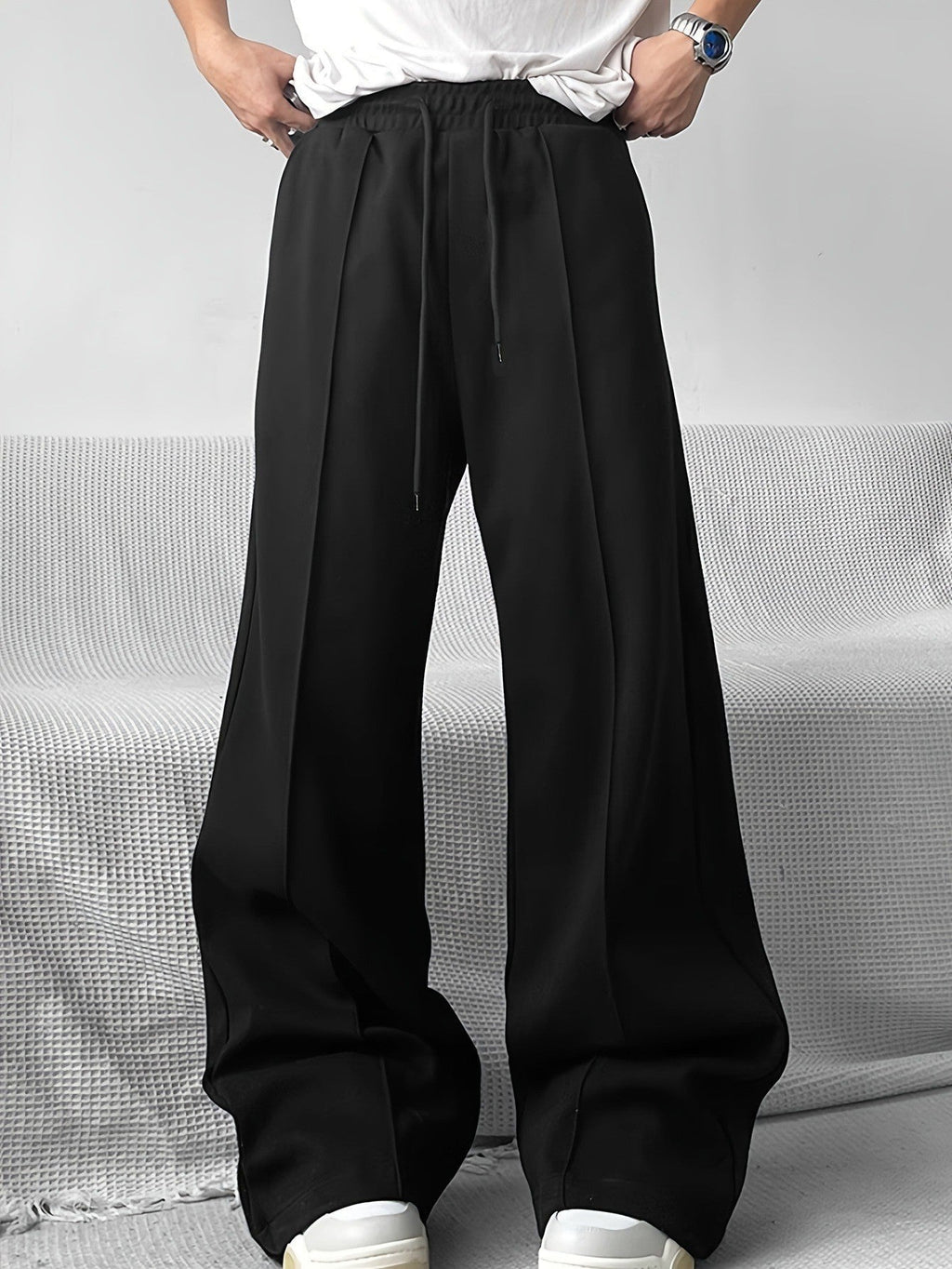 Figure Flattering Drooping Straight Leg Sweatpants